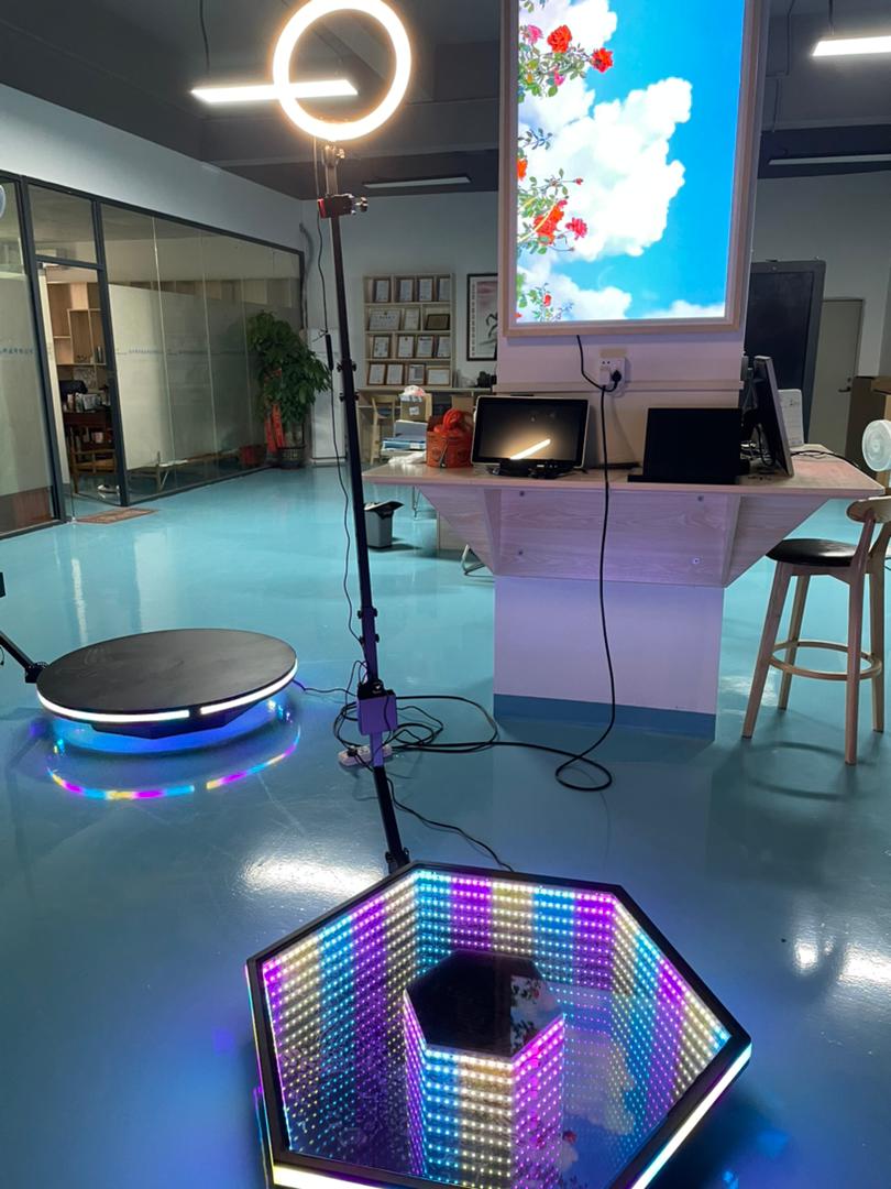 Rotating 3D Holographic Display Automatic 360 Degree Selfie photo Booth