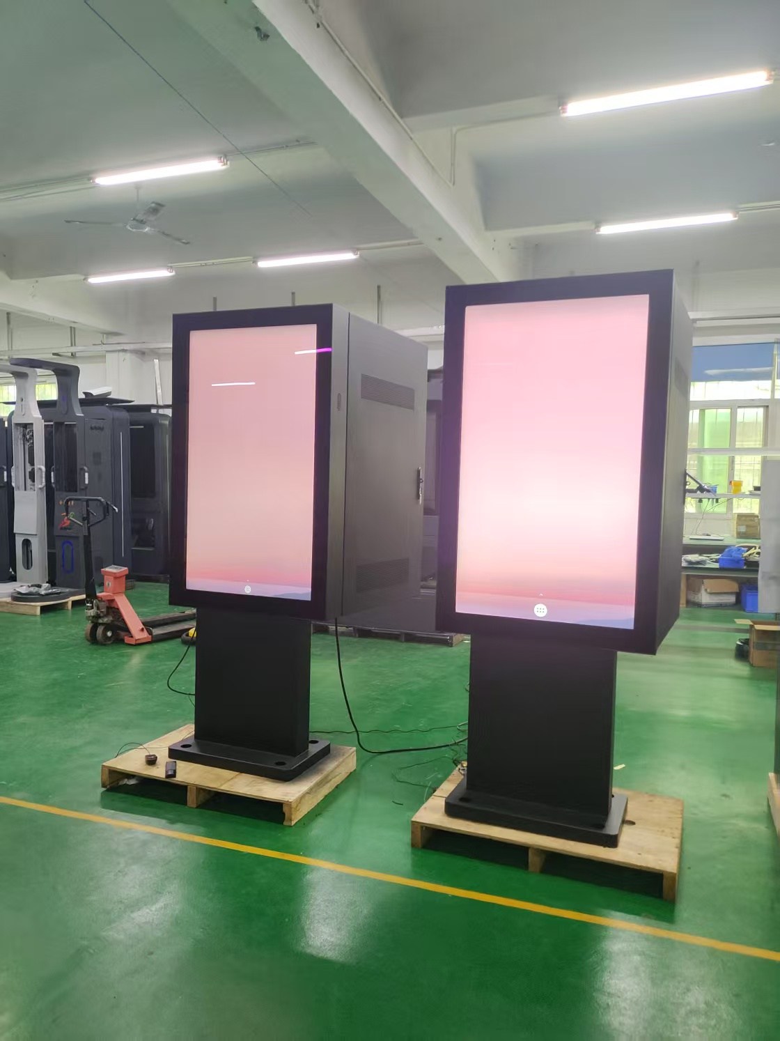 4K 43inch Outdoor kiosk Video Player IP66 Waterproof